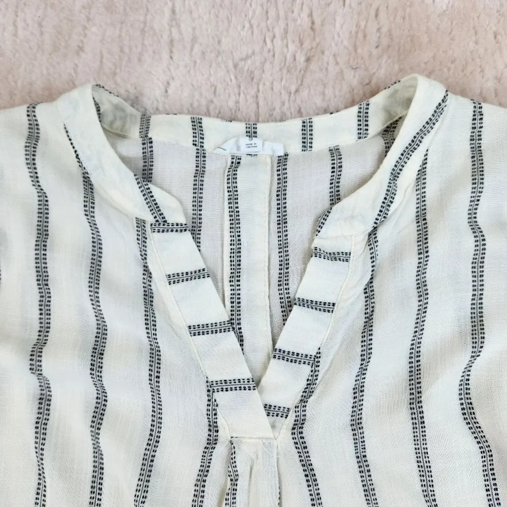 🔹️Mine Ivory & Black Striped Decorative Button Back 3/4 Sleeve Top Small